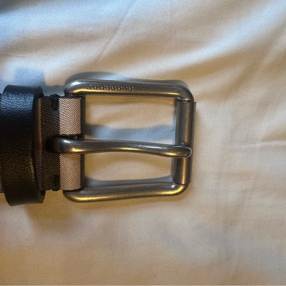 Burberry Authentic Cream Striped Belt with Fabric Texture - Picture 2 of 4